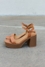 Feel IT Platform Sandals
