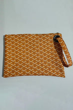 Olea Wristlet